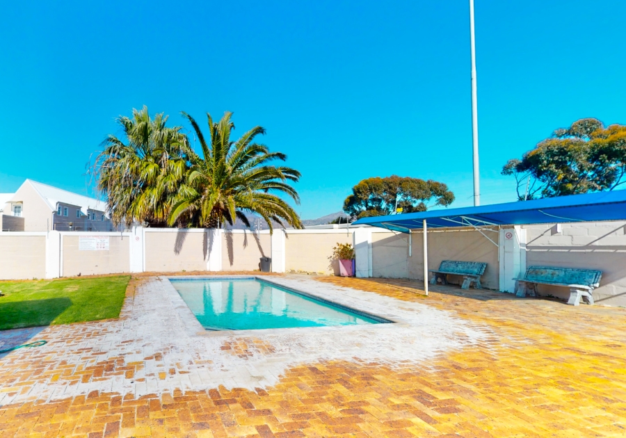 3 Bedroom Property for Sale in Guldenland Western Cape